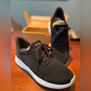 Kizik Athens Black Men’s size 9 Women’s 10.5 New in Box